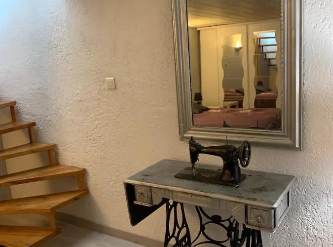 Semesterbostad La Denteliere *