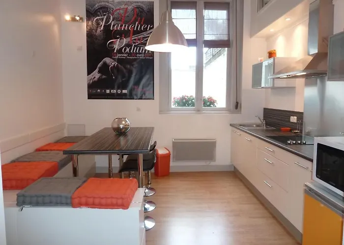 Semesterbostad La Denteliere